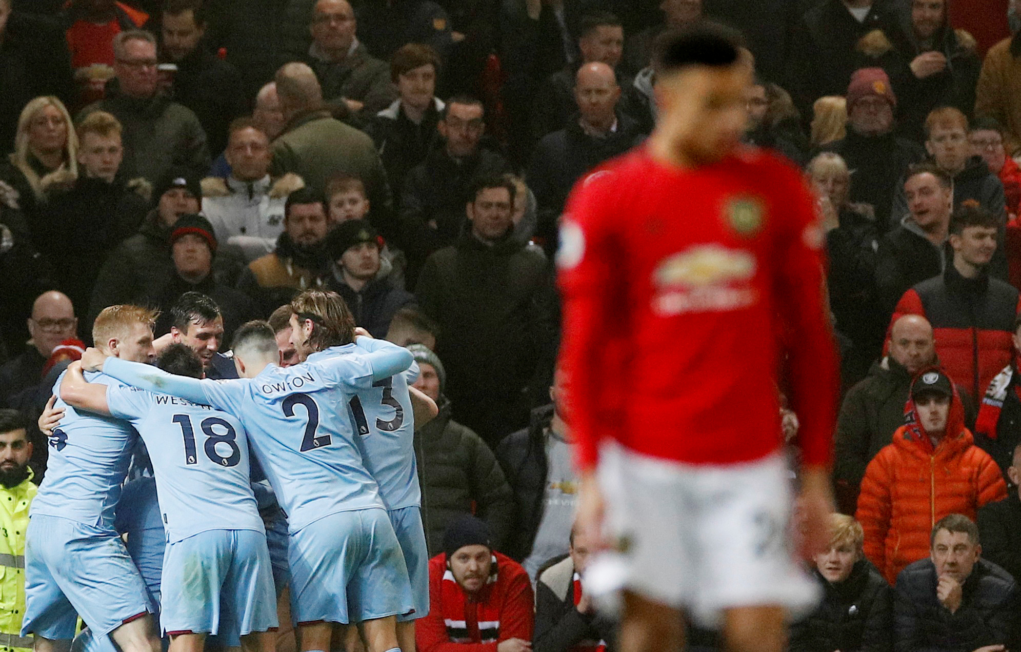 上的表现愈 上的表现愈