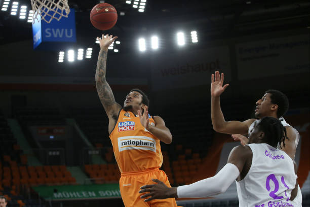 个活生生的 个活生生的